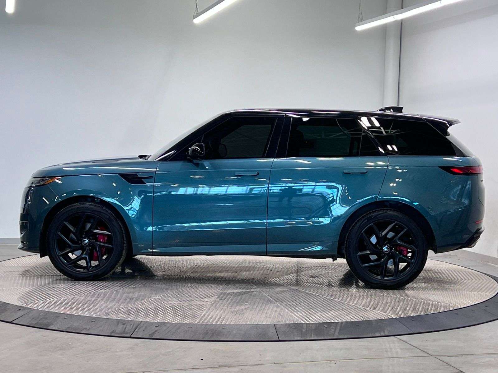 2023 Land Rover Range Rover Sport P400 DYNAMIC SE alt 4