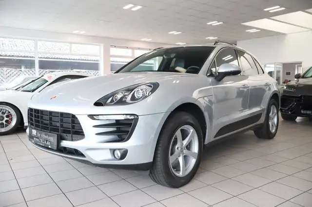 Porsche Macan view 2