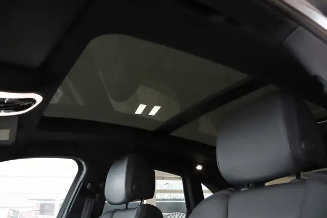 Porsche Macan view 7