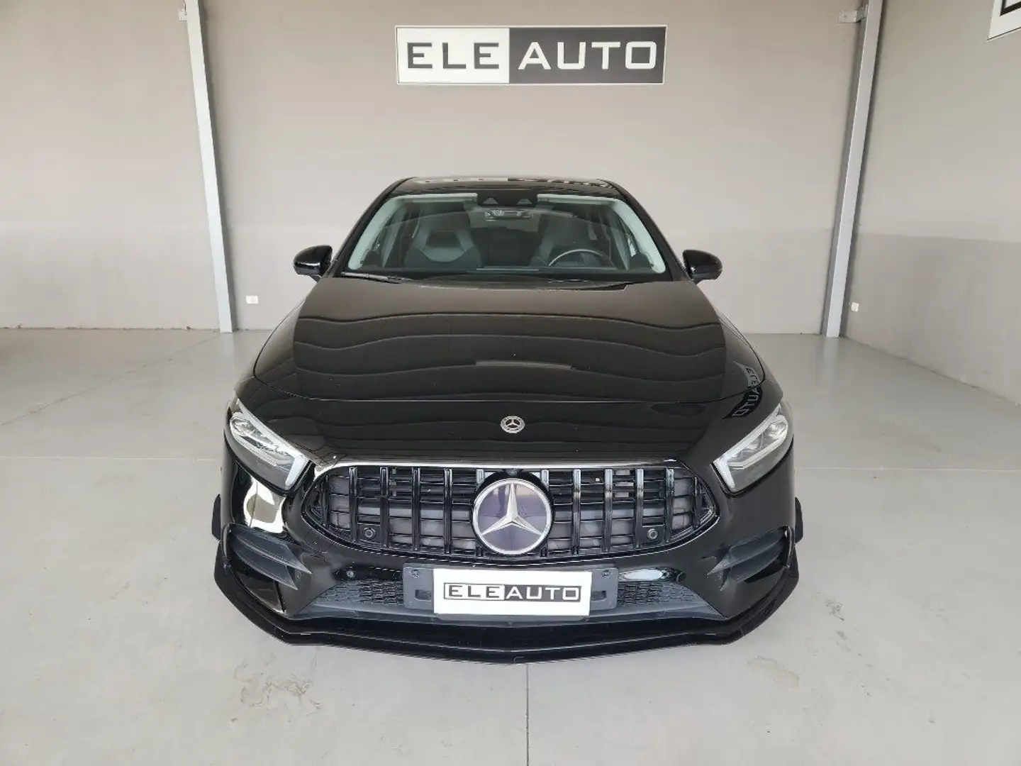 Mercedes-Benz A 250 Premium Aerokit AMG - Burmester - Multi Beam Schwarz - 2
