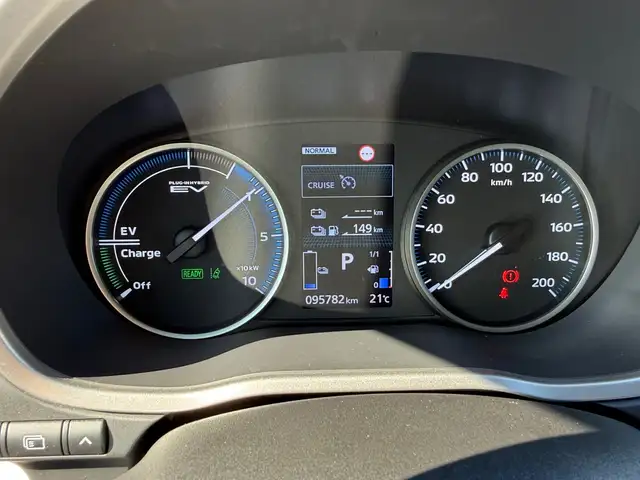 Mitsubishi Eclipse Cross view 12