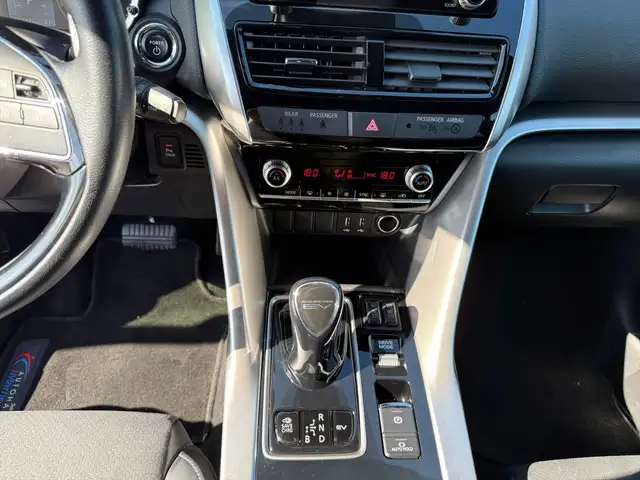 Mitsubishi Eclipse Cross view 9