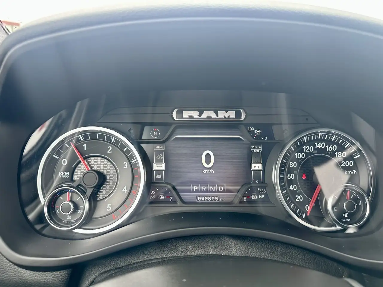 RAM 3500 снимка RAM 3500