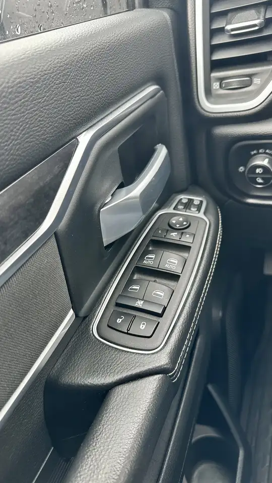 RAM 3500 снимка RAM 3500