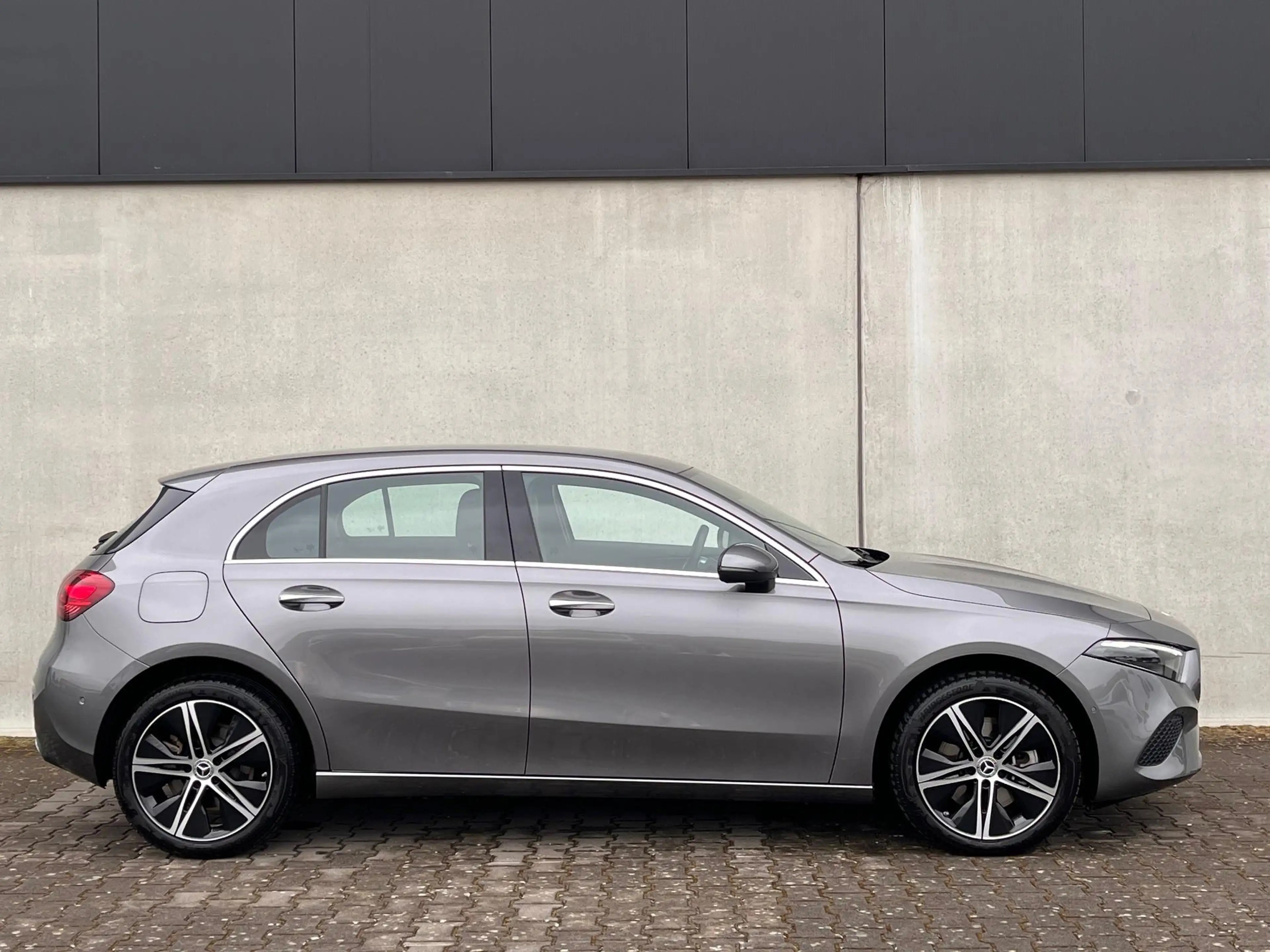 Mercedes-Benz A 250 e LuxLine met trekhaak — photo 5