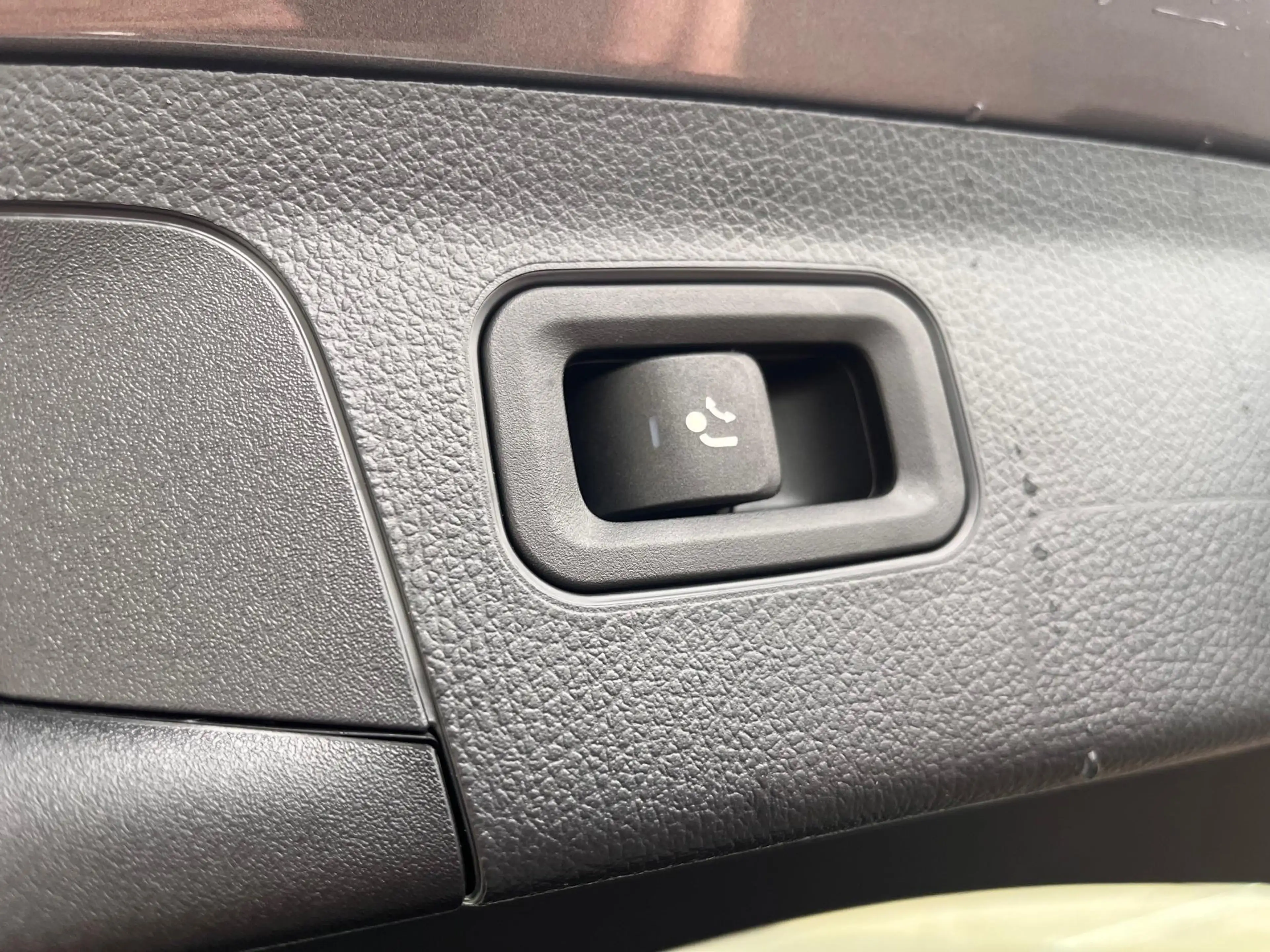Mercedes-Benz A 250 e LuxLine met trekhaak — photo 9