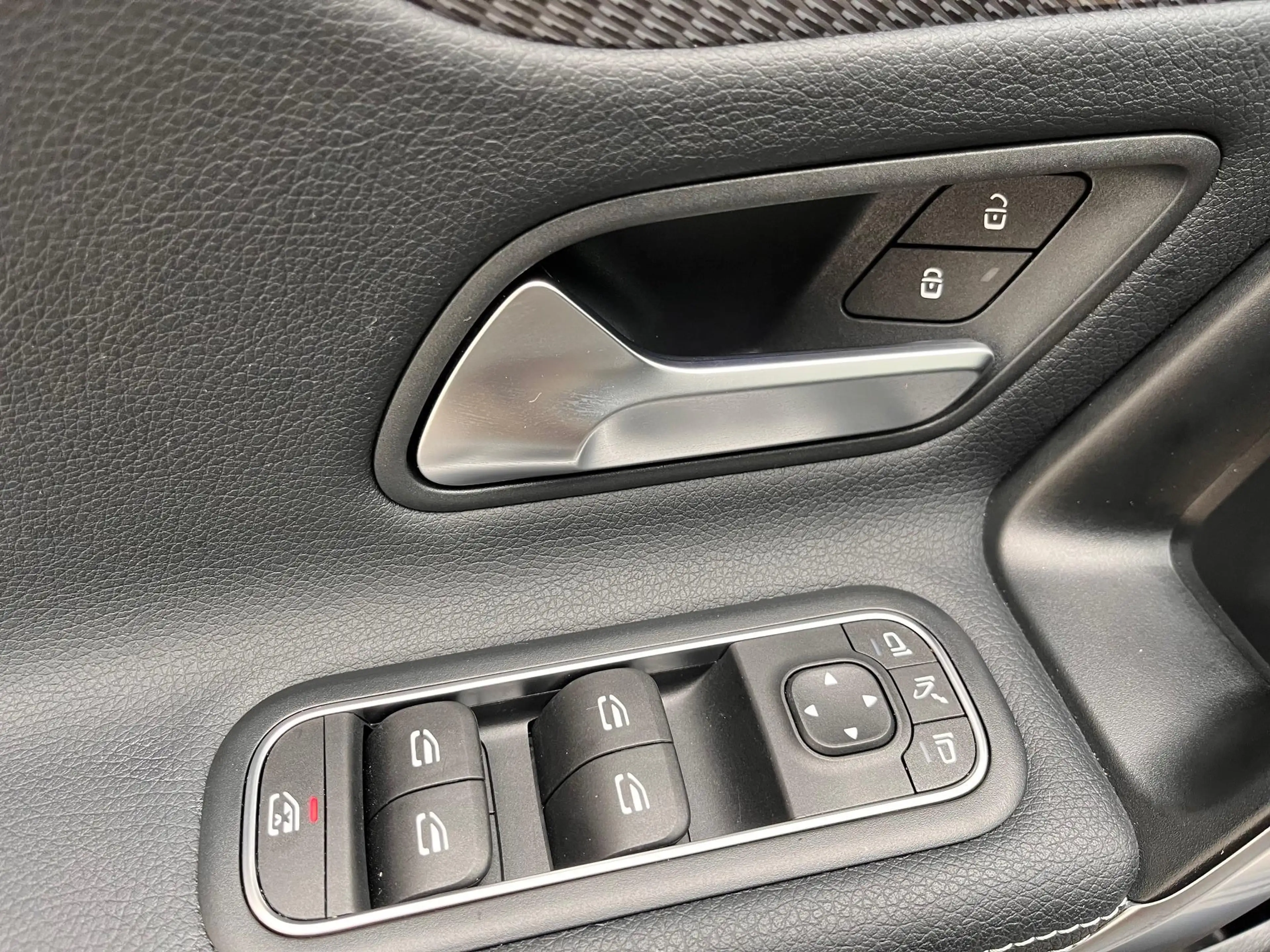 Mercedes-Benz A 250 e LuxLine met trekhaak — photo 13
