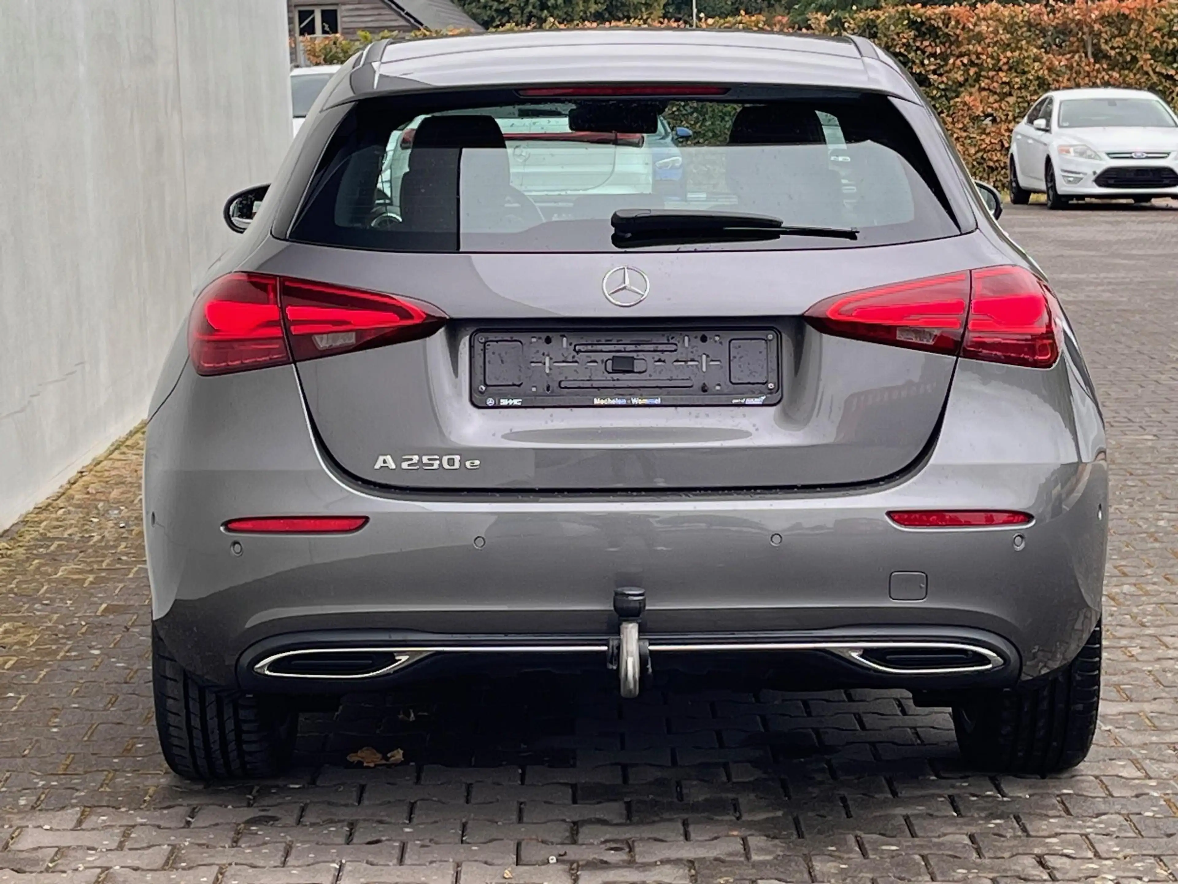 Mercedes-Benz A 250 e LuxLine met trekhaak — photo 6