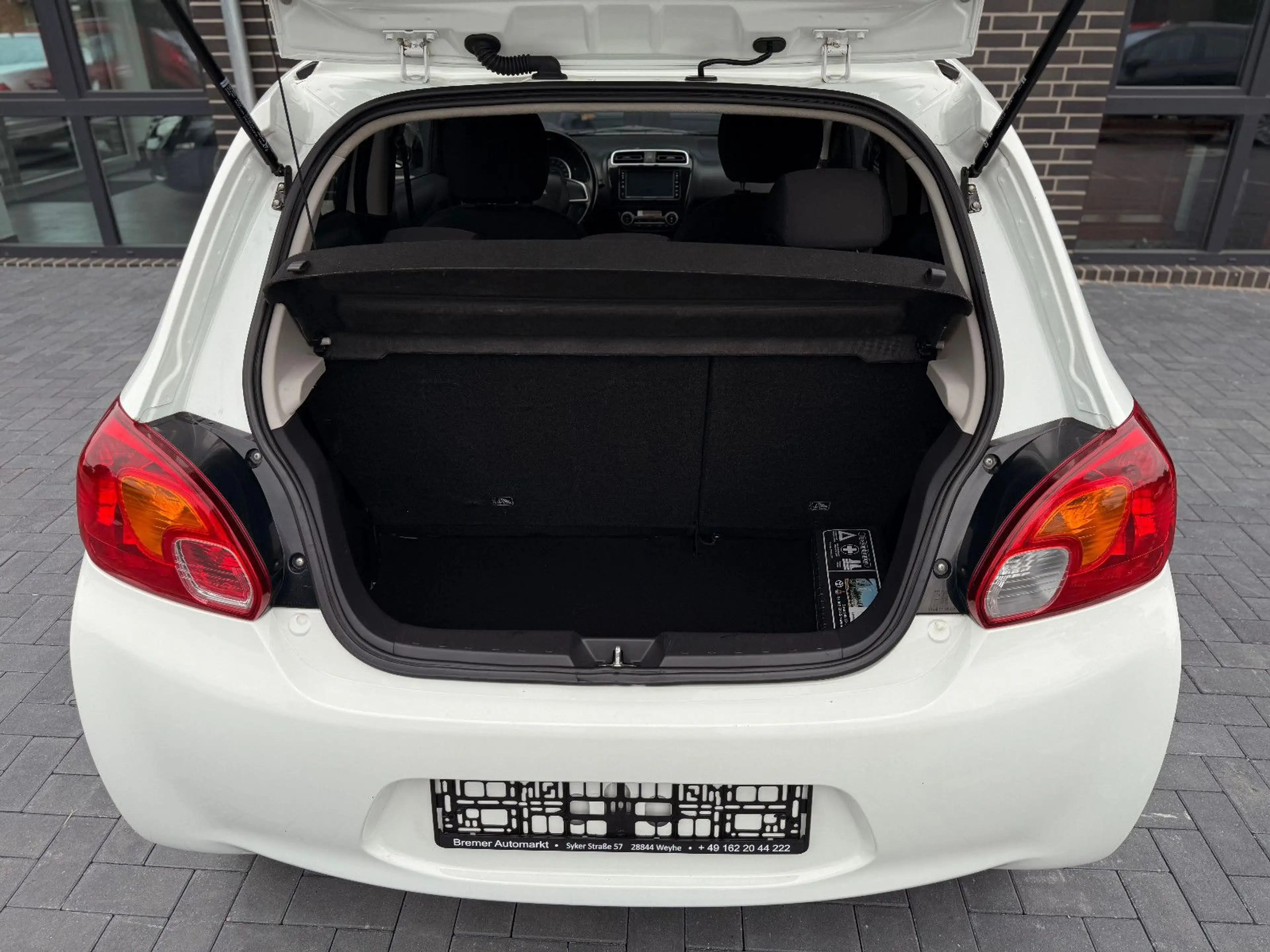 Mitsubishi Space Star Shine+*Navigation*Klimaautomatik*ZV* — photo 8