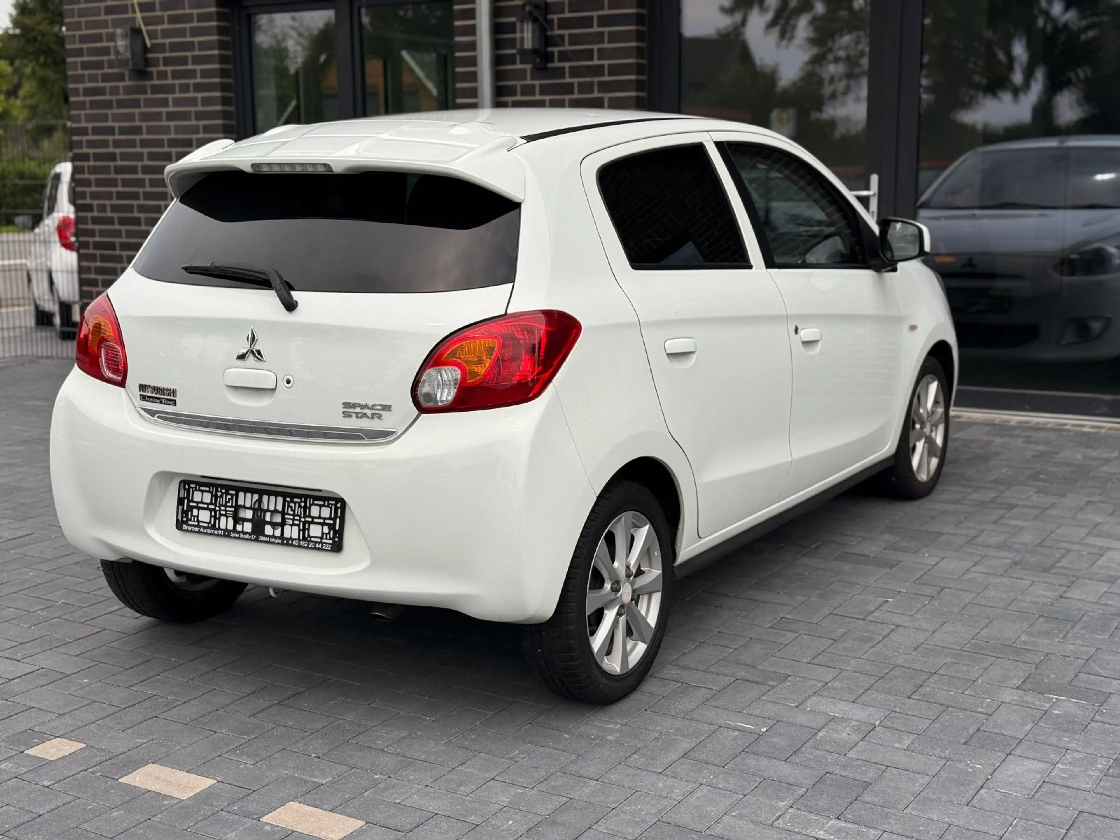 Mitsubishi Space Star Shine+*Navigation*Klimaautomatik*ZV* — photo 6