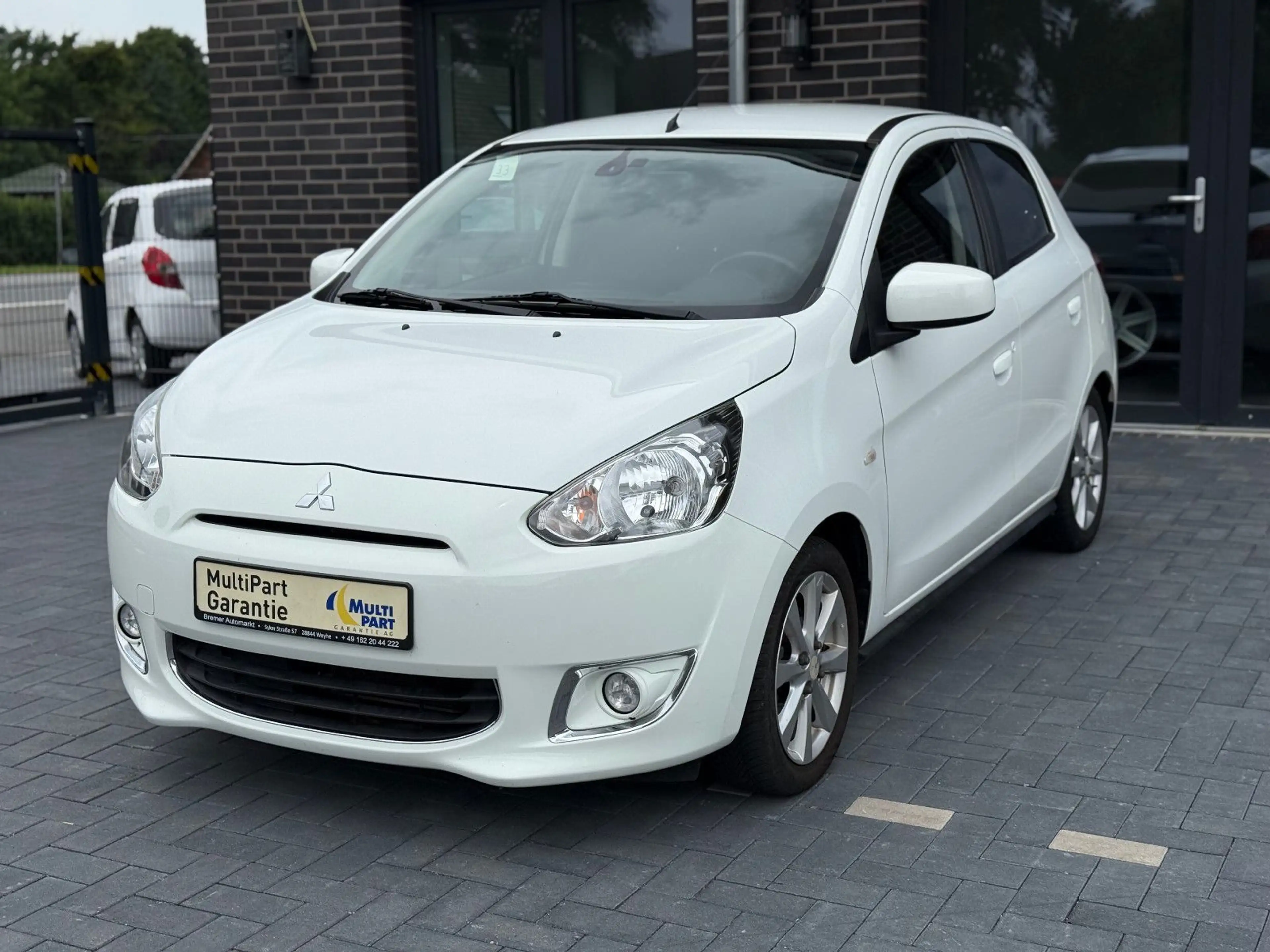 Mitsubishi Space Star Shine+*Navigation*Klimaautomatik*ZV*