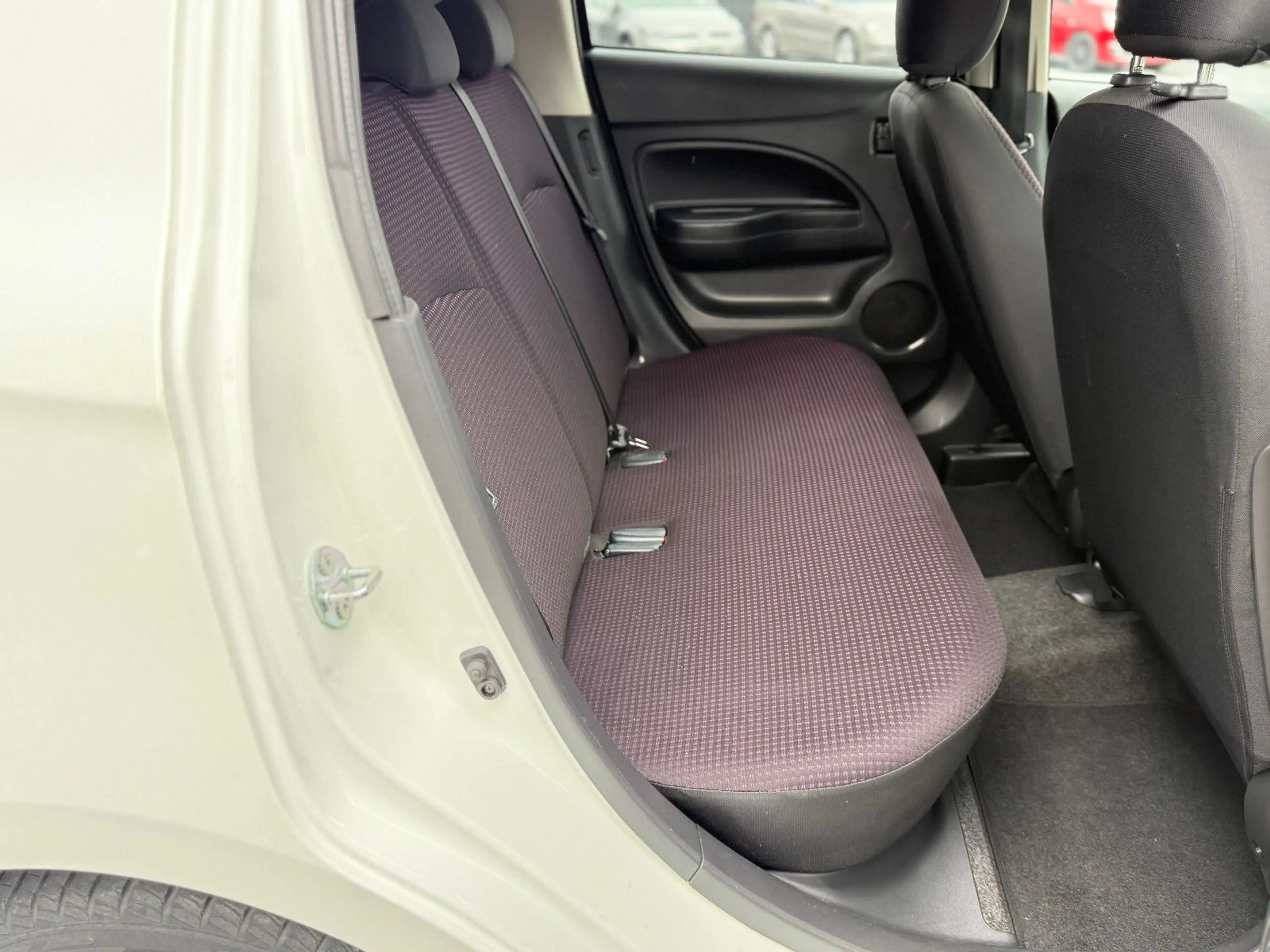 Mitsubishi Space Star Shine+*Navigation*Klimaautomatik*ZV* — photo 15