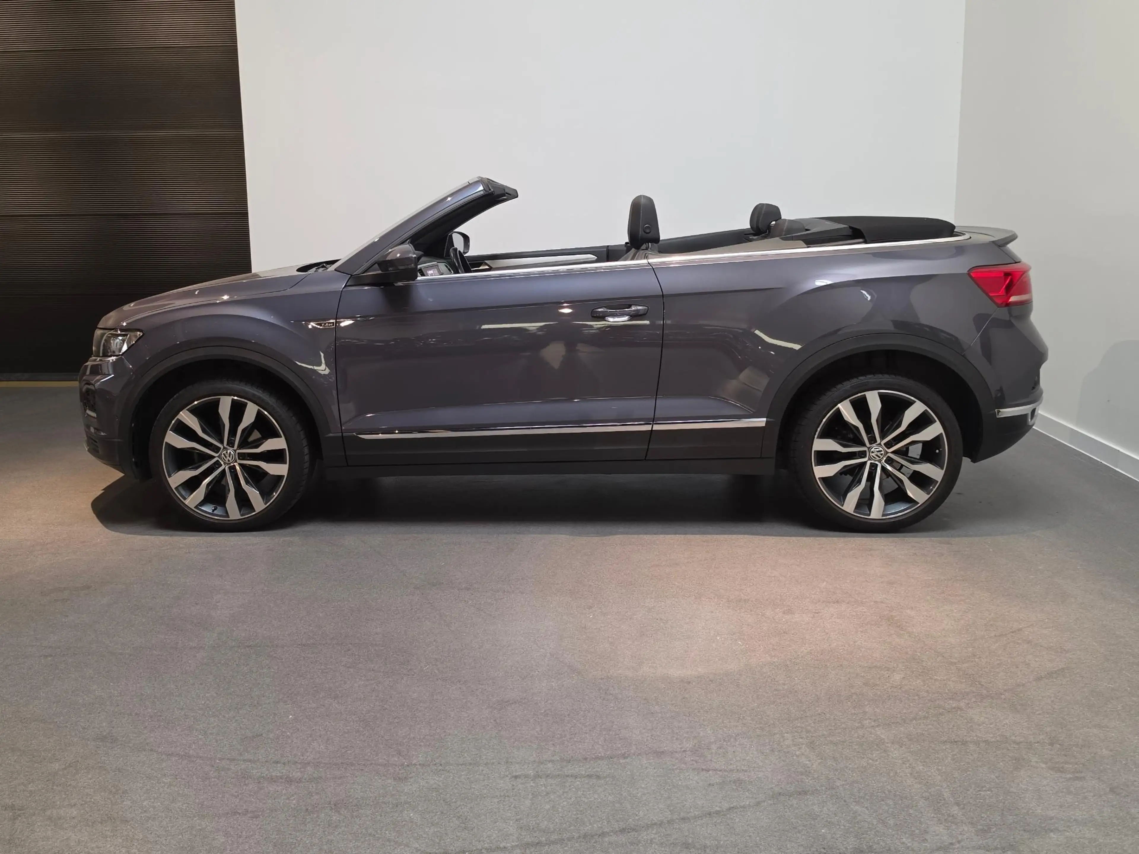 Volkswagen T-Roc Cabrio 1.5 TSI R-Line Stoel & Stuurverwarming - Ap — photo 3