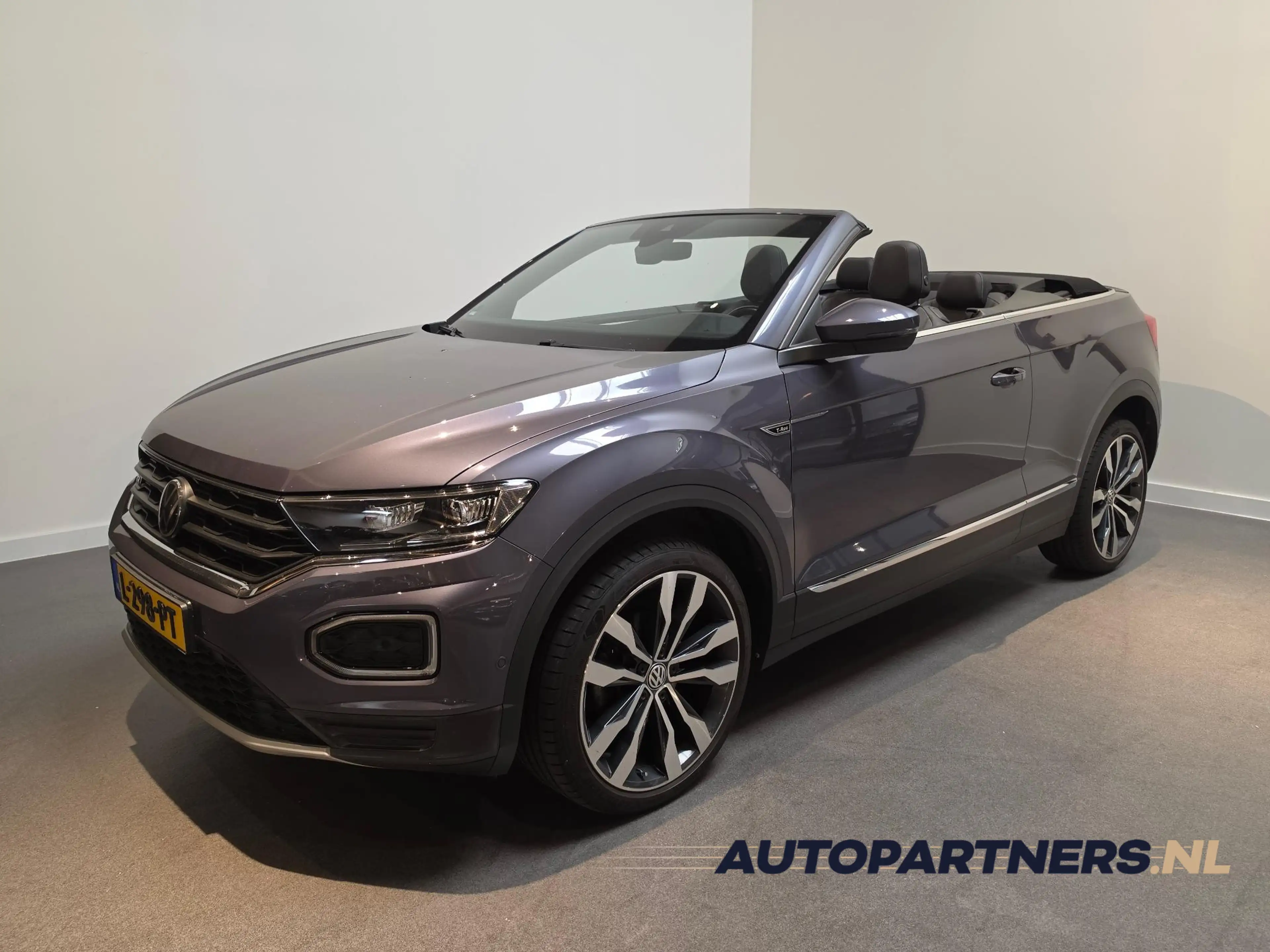Volkswagen T-Roc Cabrio 1.5 TSI R-Line Stoel & Stuurverwarming - Ap
