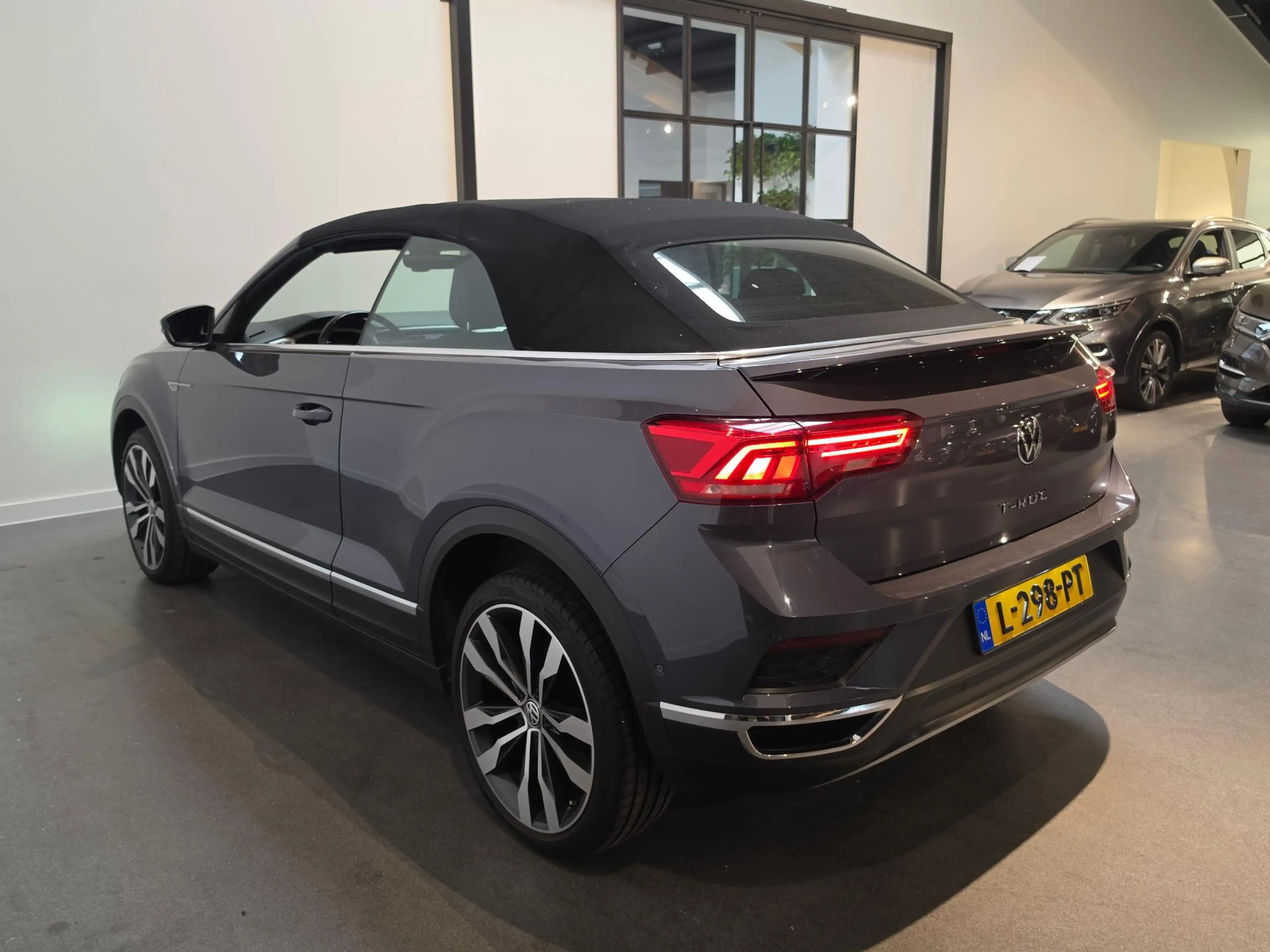 Volkswagen T-Roc Cabrio 1.5 TSI R-Line Stoel & Stuurverwarming - Ap — photo 12