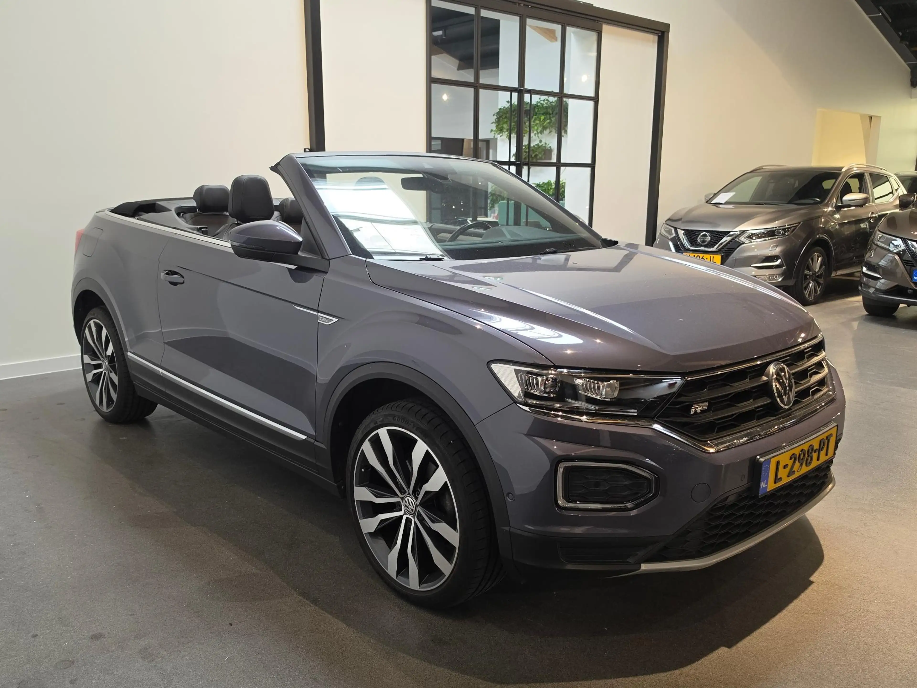 Volkswagen T-Roc Cabrio 1.5 TSI R-Line Stoel & Stuurverwarming - Ap — photo 2