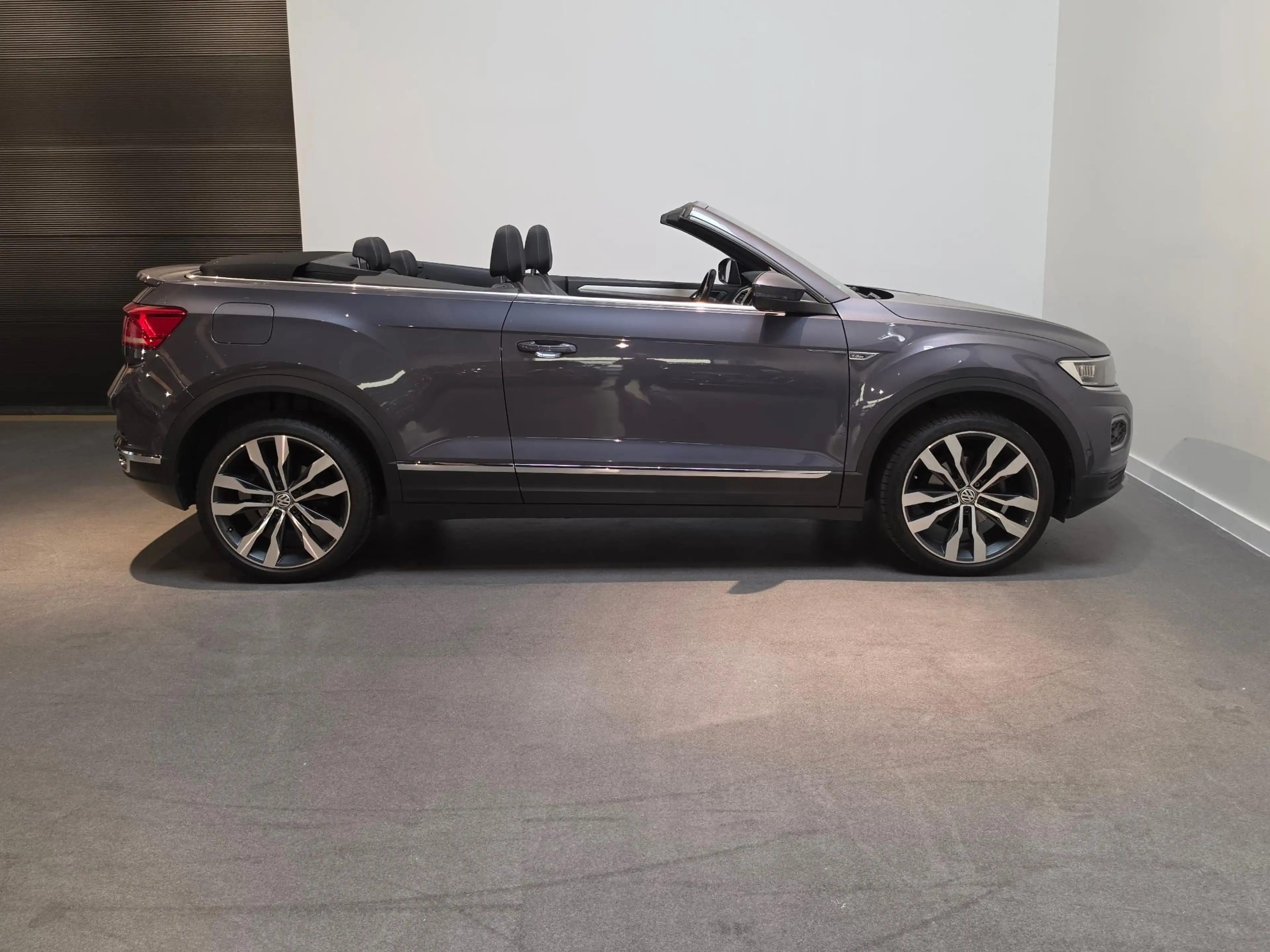 Volkswagen T-Roc Cabrio 1.5 TSI R-Line Stoel & Stuurverwarming - Ap — photo 4