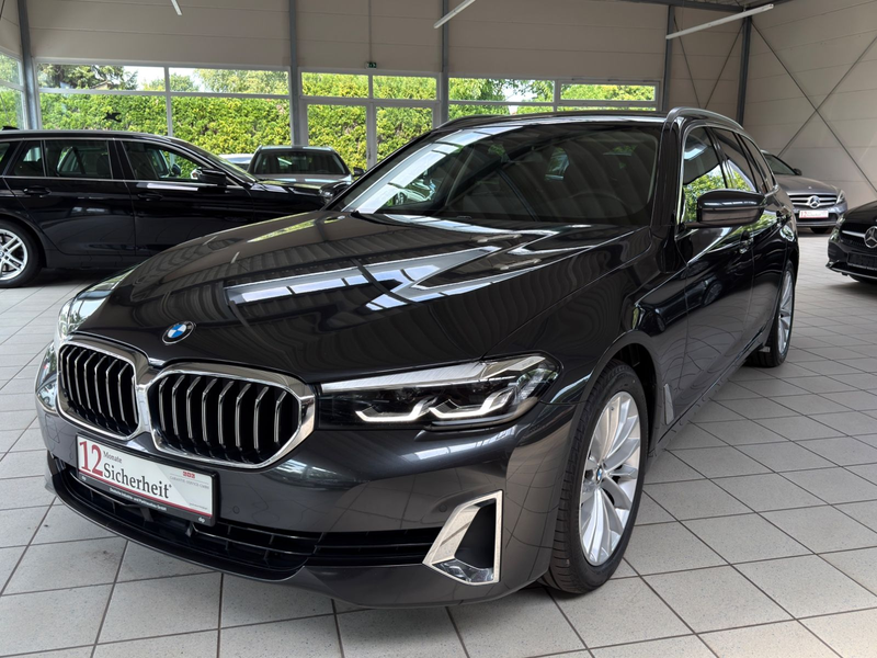 BMW 530 i Touring Luxury Line / HUD / PANO / R-Cam