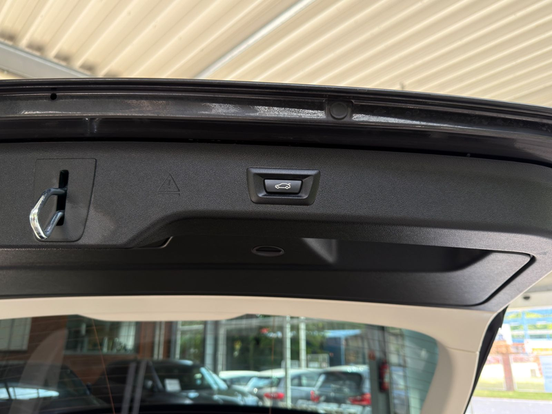 BMW 530 i Touring Luxury Line / HUD / PANO / R-Cam — photo 10