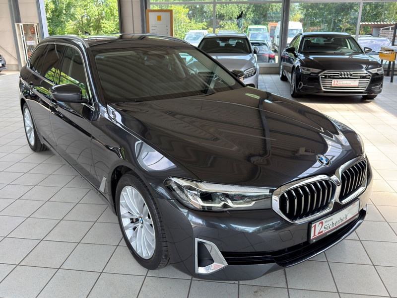 BMW 530 i Touring Luxury Line / HUD / PANO / R-Cam — photo 13