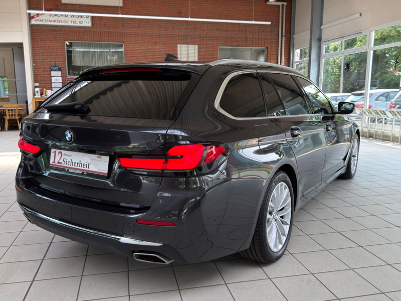 BMW 530 i Touring Luxury Line / HUD / PANO / R-Cam — photo 11