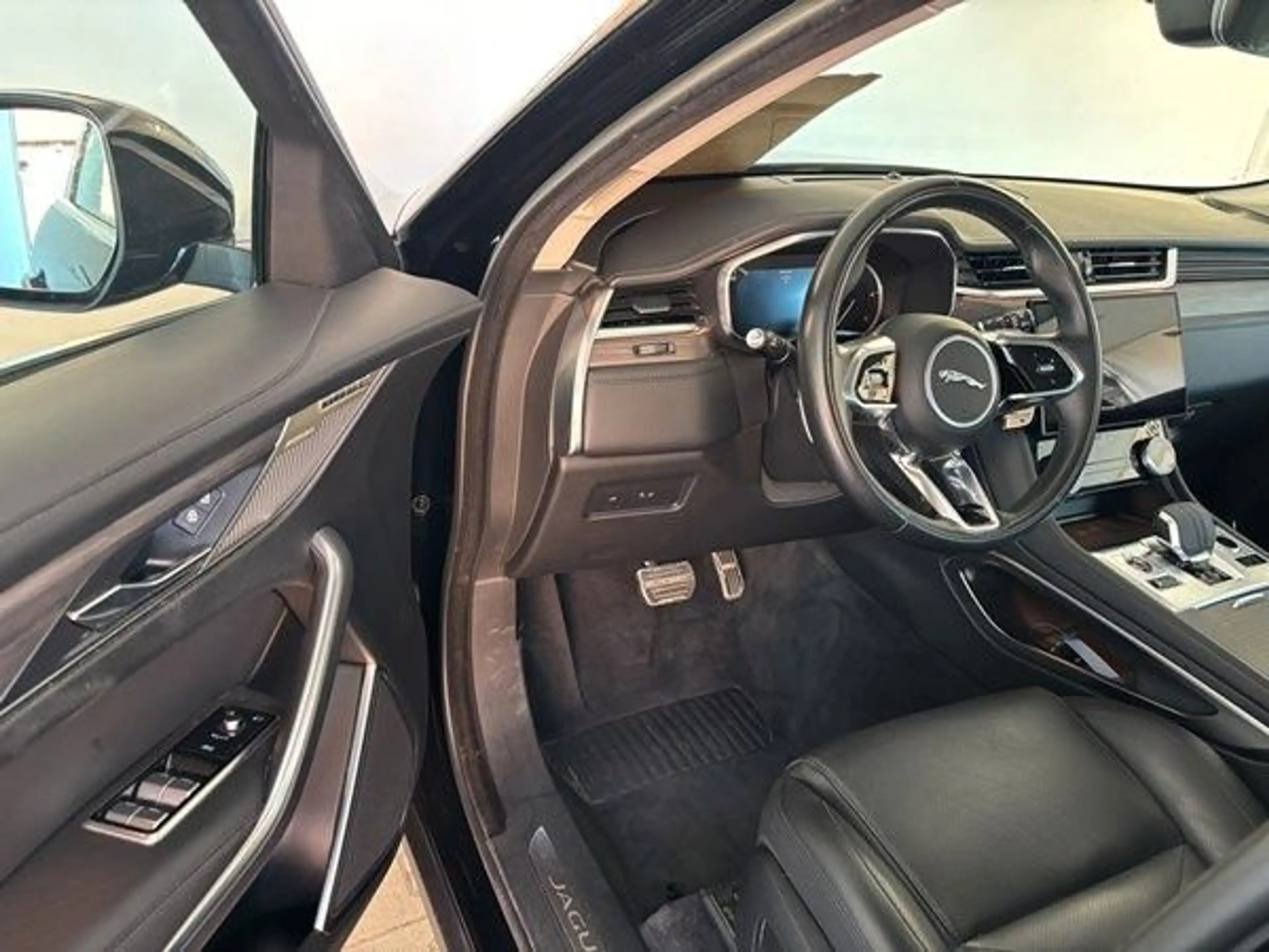 Jaguar F-Pace D200 AWD SE - AHK/LEDER/Standh./KAMERA- — photo 10