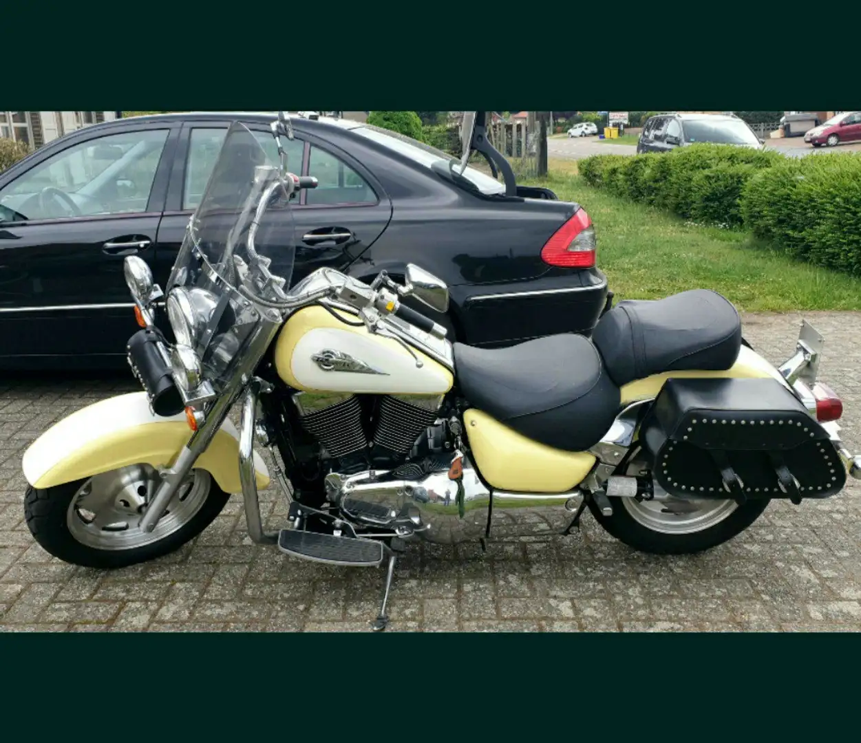 Suzuki Intruder M Geel - 2