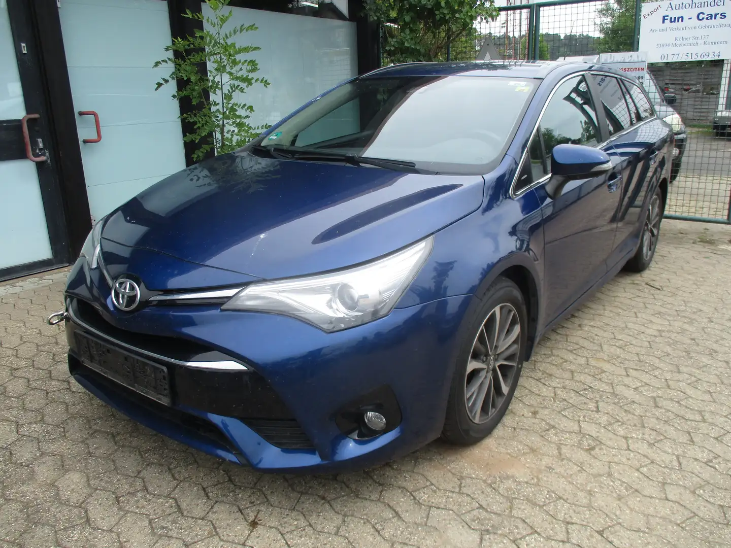 Toyota Avensis Business Edition-Euro-6-Nav-Klima Azul - 1