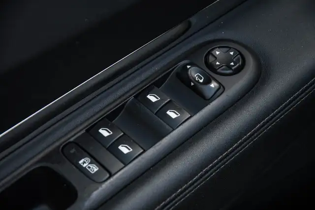 Peugeot 3008 view 9