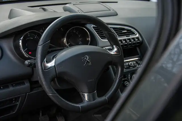 Peugeot 3008 view 10