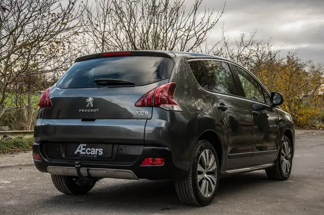 Peugeot 3008 view 4