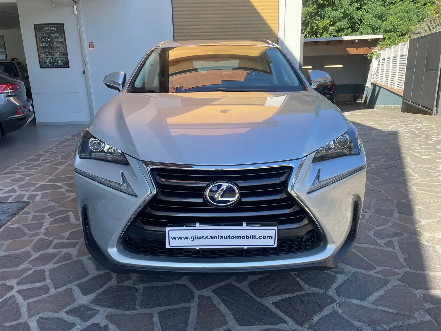 Lexus NX 300 NX 300h 2.5 Executive 4wd cvt BELLISSIMA Argintiu - 2