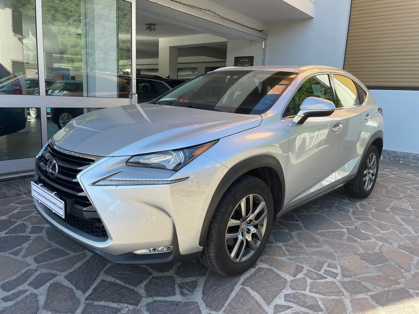 Lexus NX 300 NX 300h 2.5 Executive 4wd cvt BELLISSIMA Argintiu - 1