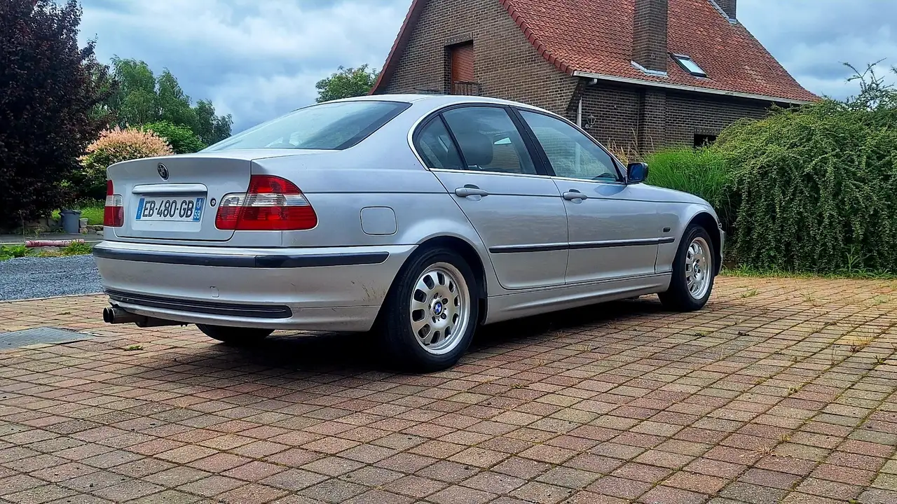 BMW 320i Pack Luxe, foto 2