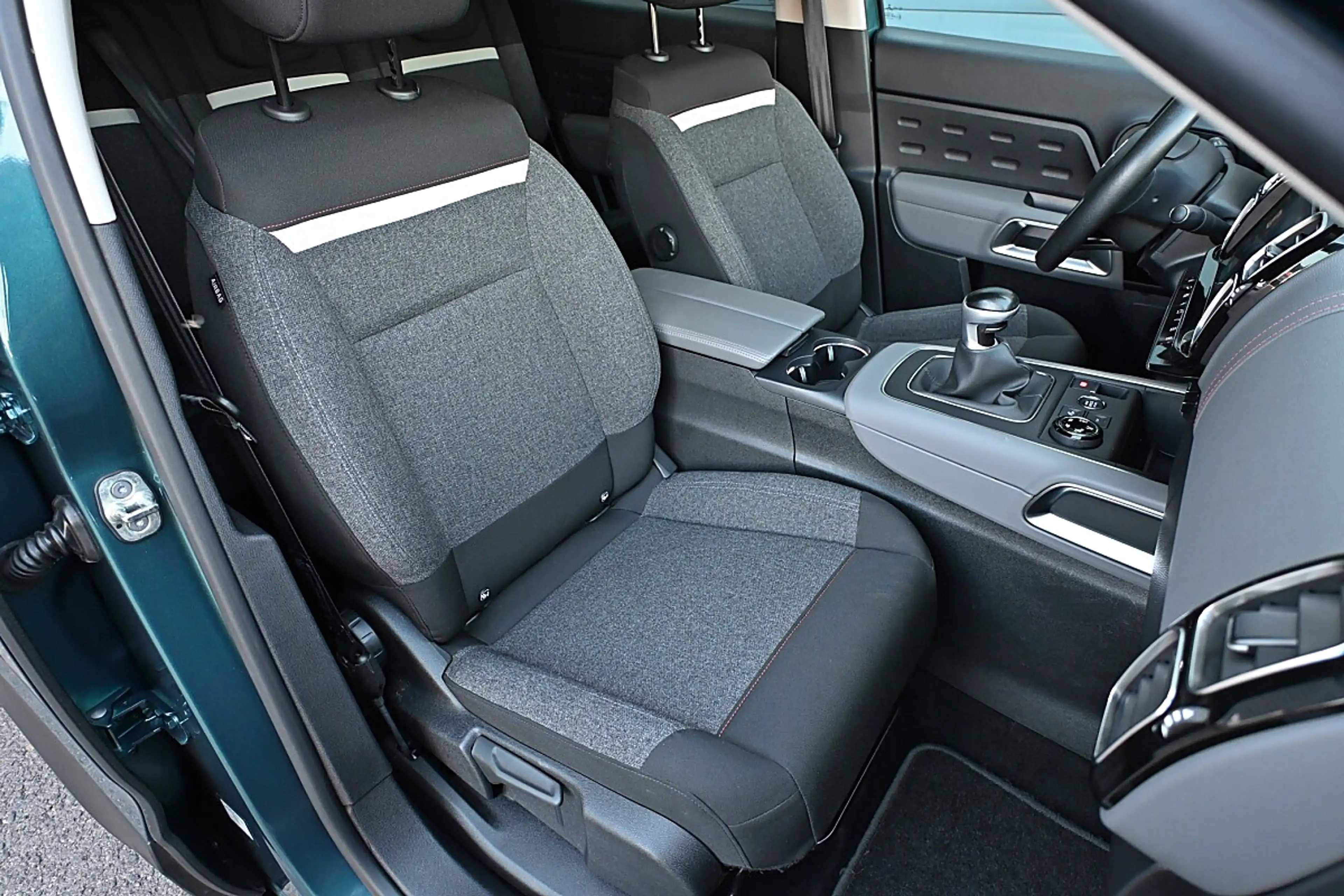 Citroen C5 Aircross PureTech 130 S&S Feel LED, AppleCarPlay / Andro... — photo 7