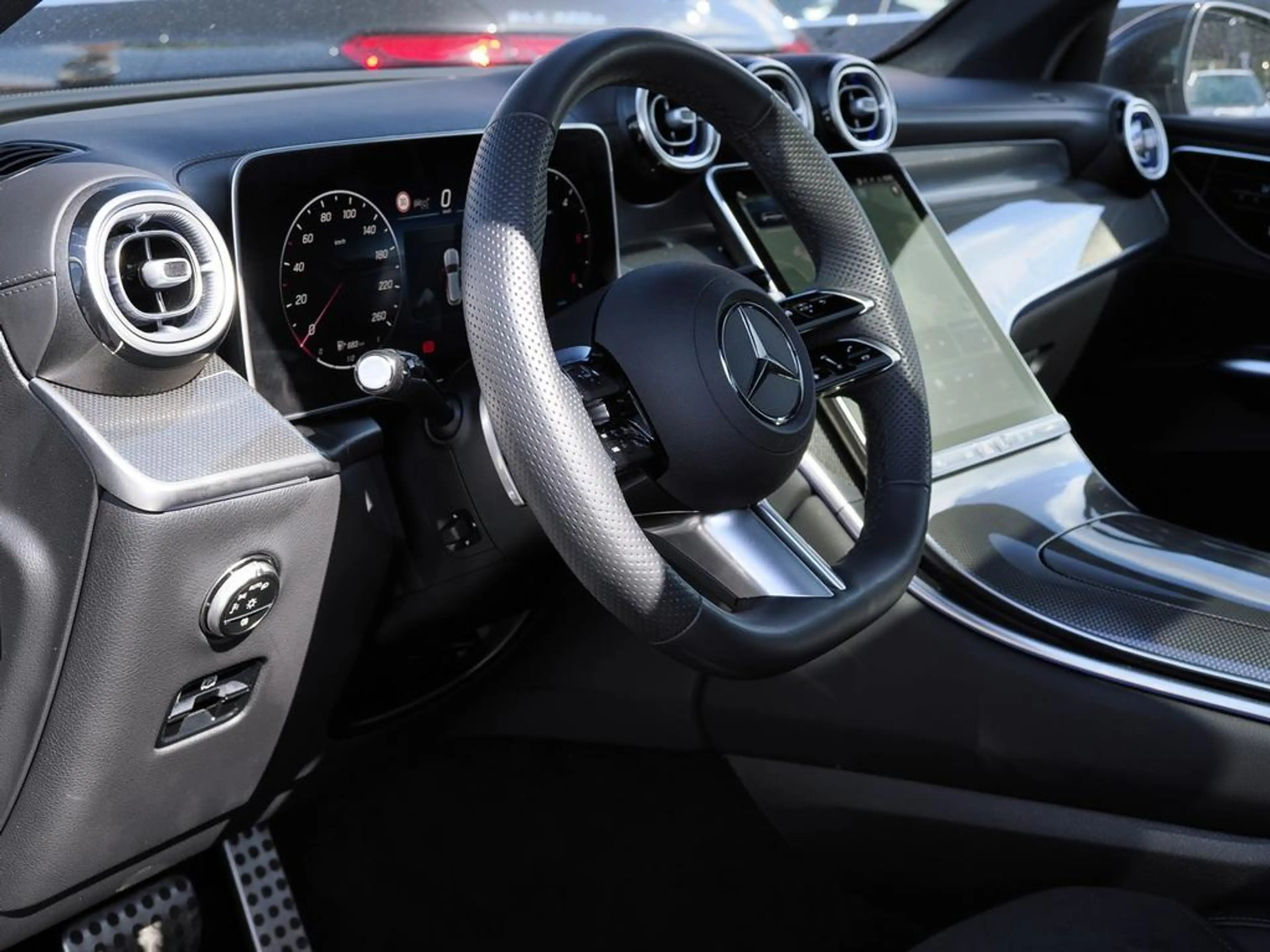 Mercedes-Benz GLC 300 d AMG 4M AHK PANO SHZ KLIMA — photo 9