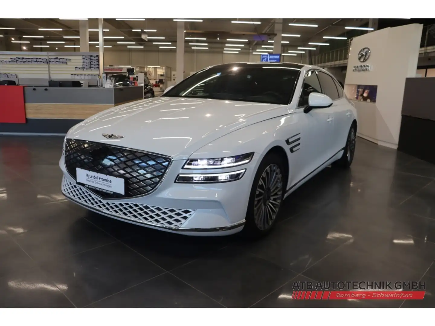 Genesis G80 Electrified 4WD Luxury 87,2 kWh 98,1% SOH Solardac Weiß - 2
