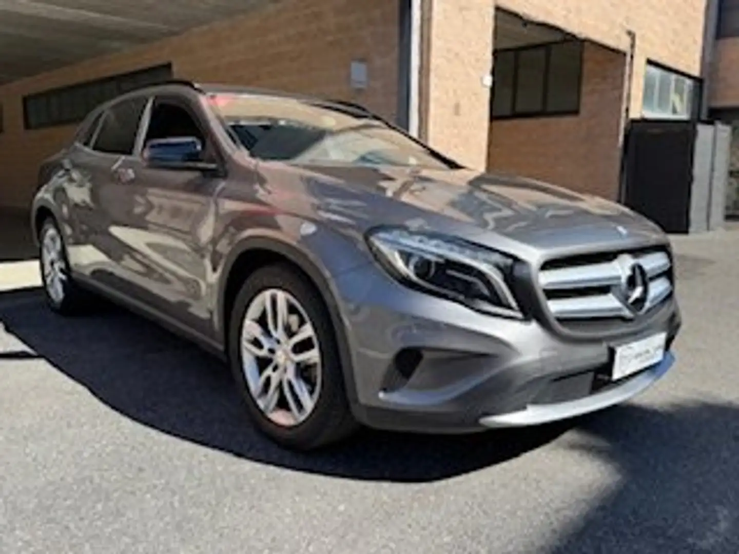 Mercedes-Benz GLA 220 Cdi  4matic  Premium  Automatica Grau - 2
