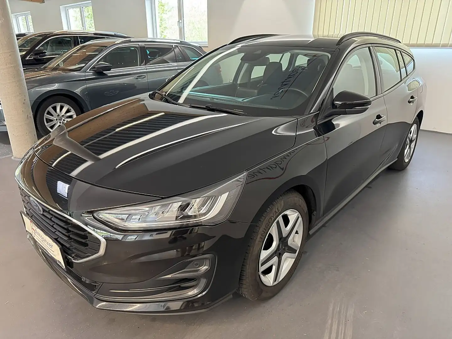 Ford Focus Turnier 1,5TDCi*LED*NAVI*Tempomat*PDC vo/hi* Noir - 2