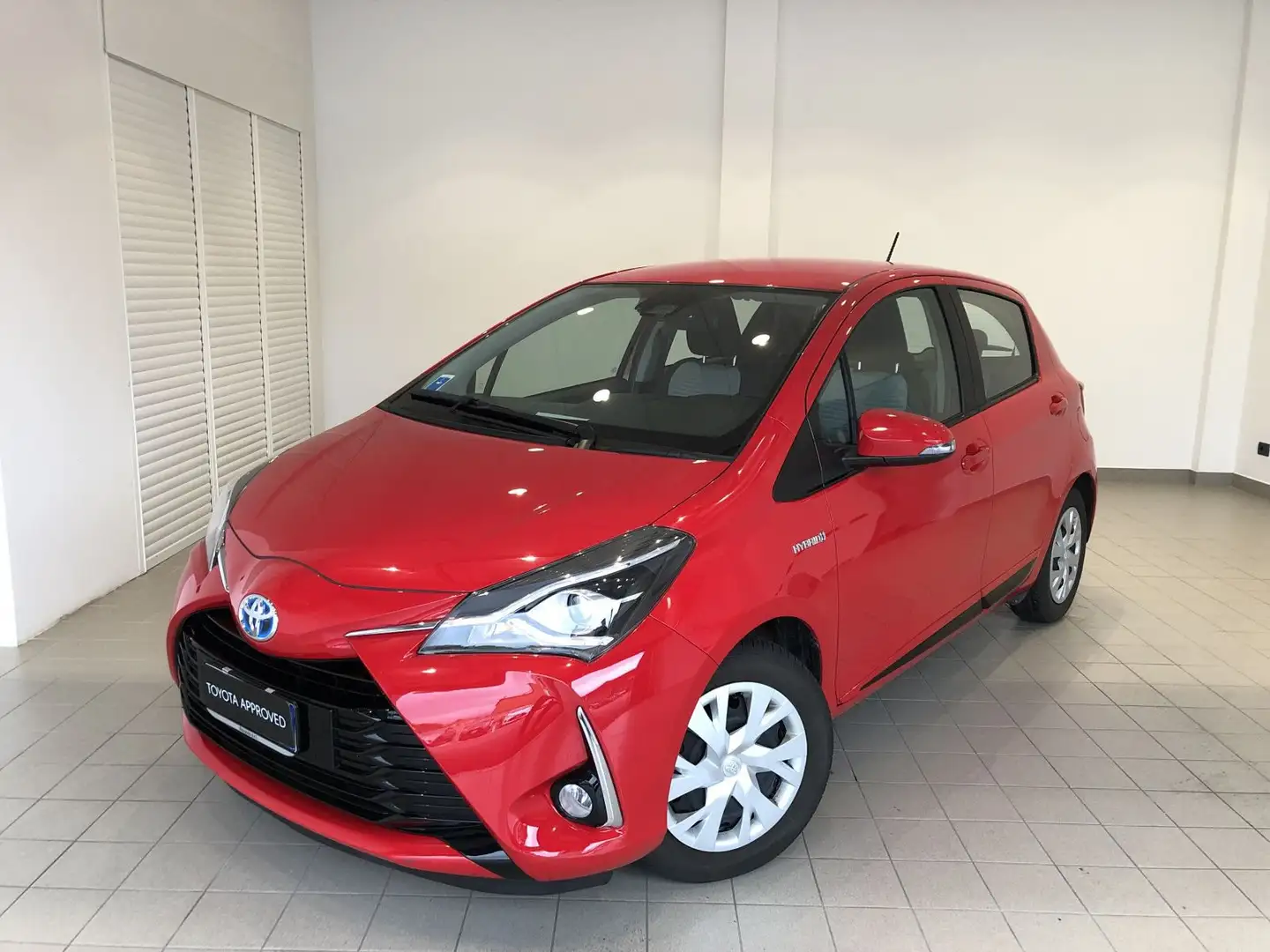 Toyota Yaris Yaris 1.5 Hybrid 5 porte Active Червоний - 1