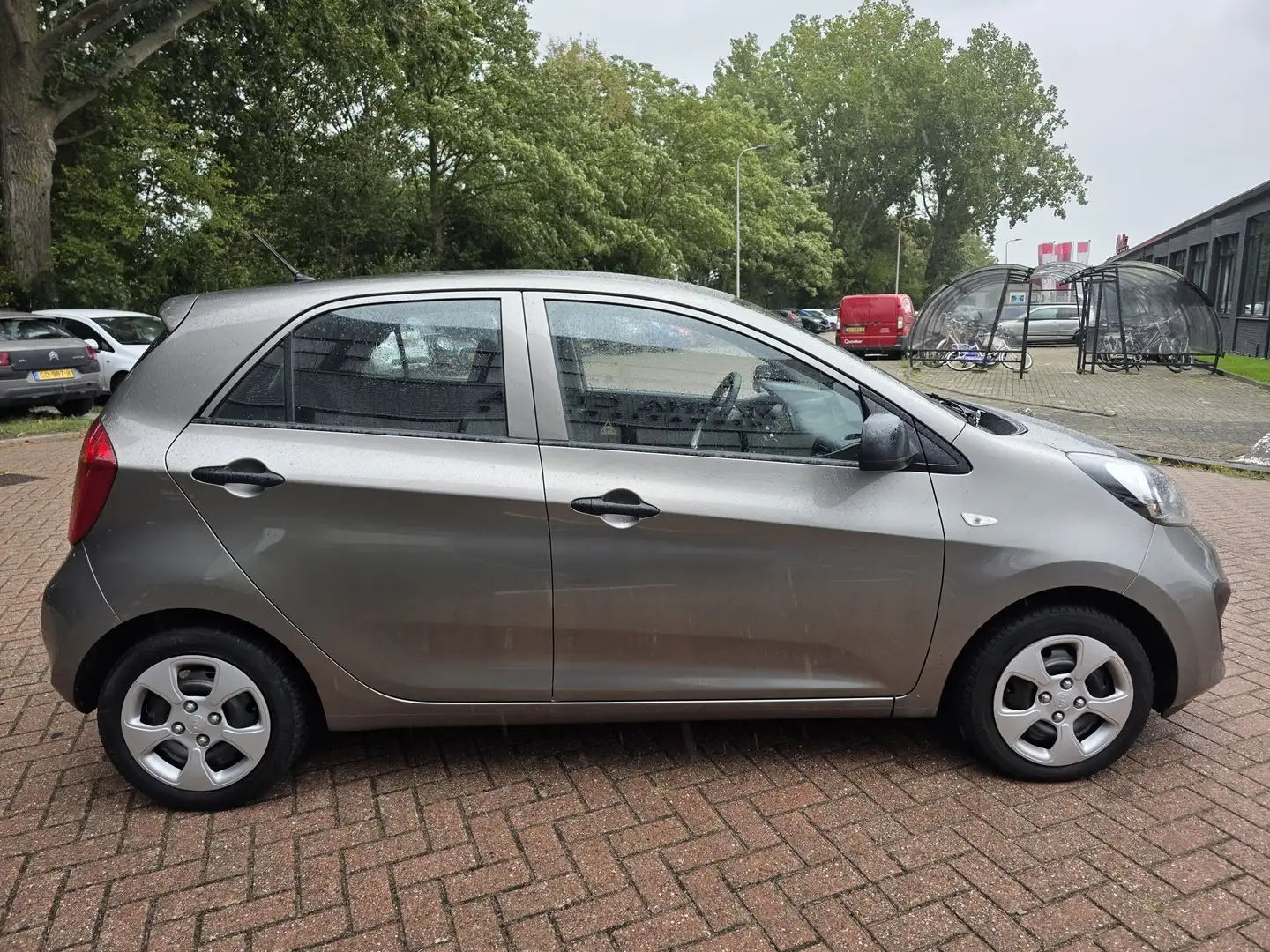 Kia Picanto 1.0 CVVT Comfort Pack Airco 5 DR Grijs - 2