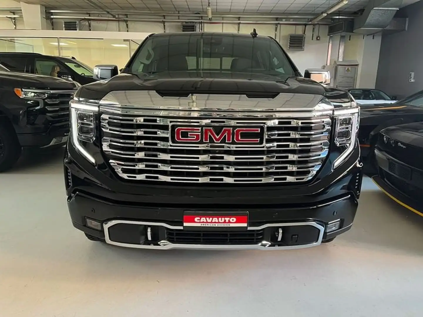 GMC Sierra SIERRA DENALI CREW CAB 6.2L V8 AT10 Noir - 2