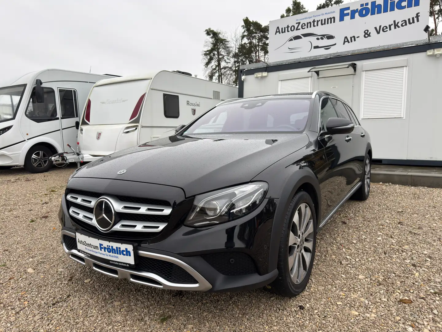 Mercedes-Benz E 350 d 4Matic All-Terrain *Standheizung*Head-Up*1.Hand* Schwarz - 1