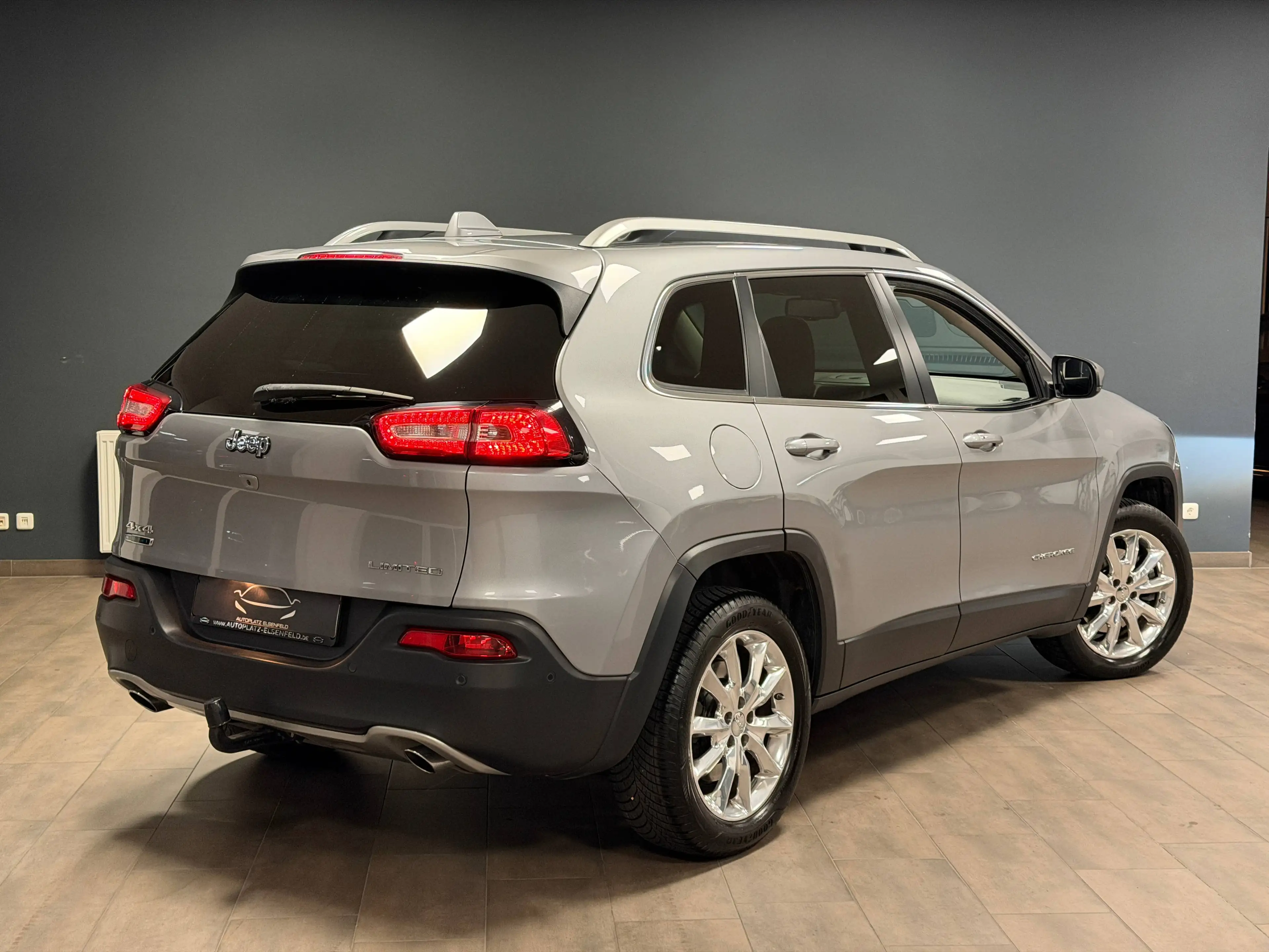 Jeep Cherokee 2.0 Limited 4WD /PANO/LEDER/MEMO/ACC/SZBELÜFT/LENKHZ/AHK — photo 9