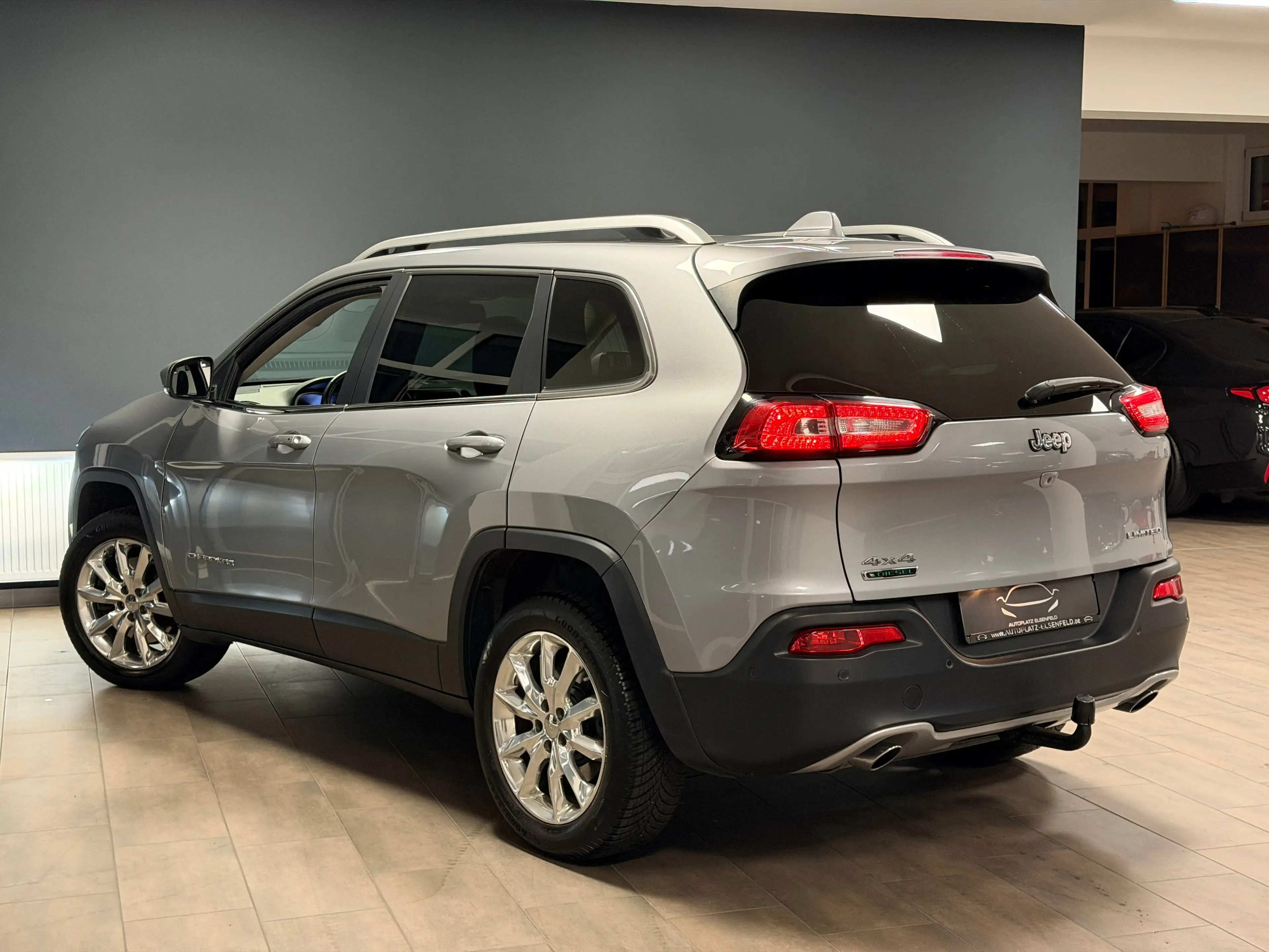 Jeep Cherokee 2.0 Limited 4WD /PANO/LEDER/MEMO/ACC/SZBELÜFT/LENKHZ/AHK — photo 3