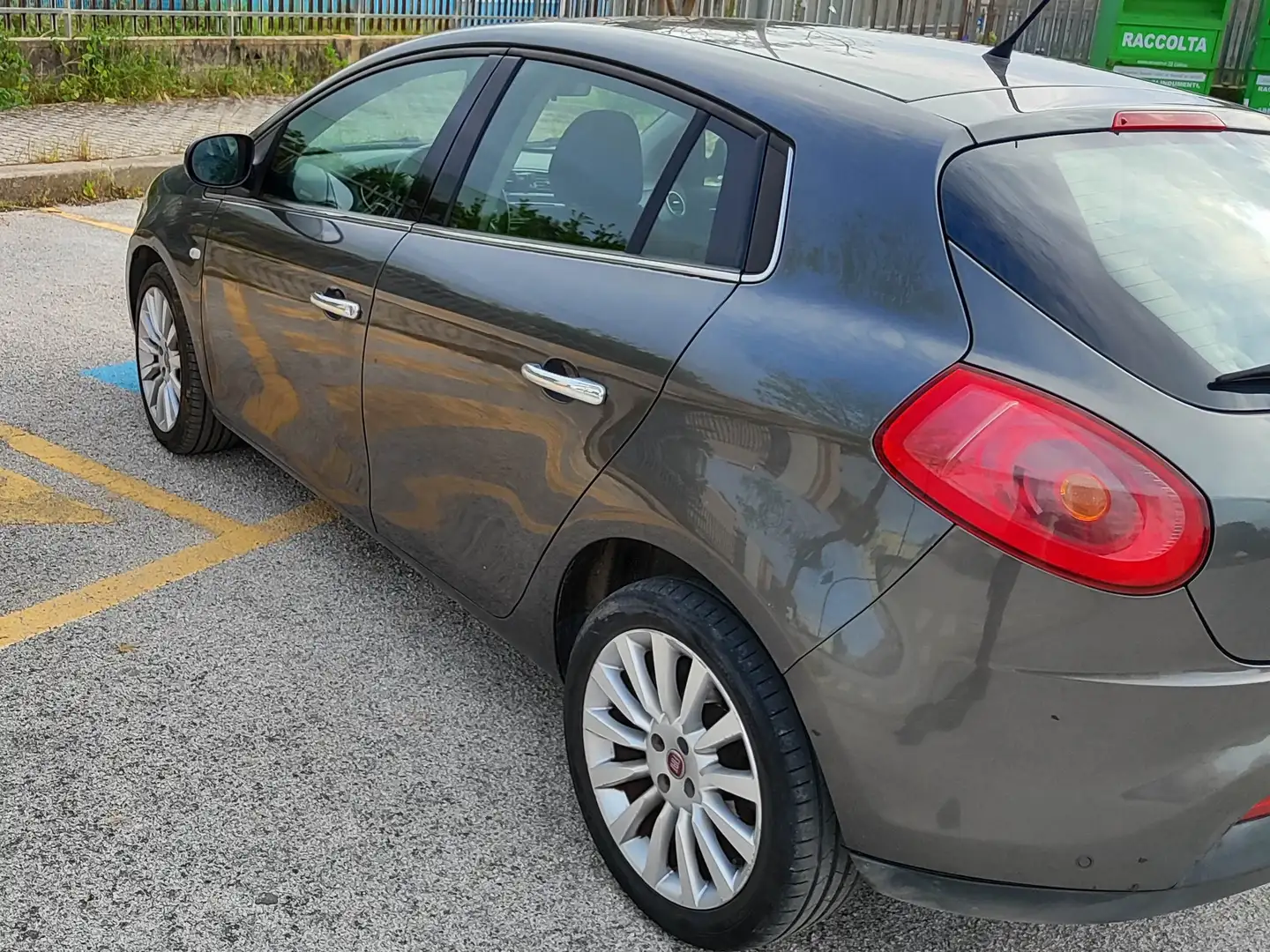 Fiat Bravo Bravo1.6mjt Easy120cv E5+ Gris - 2