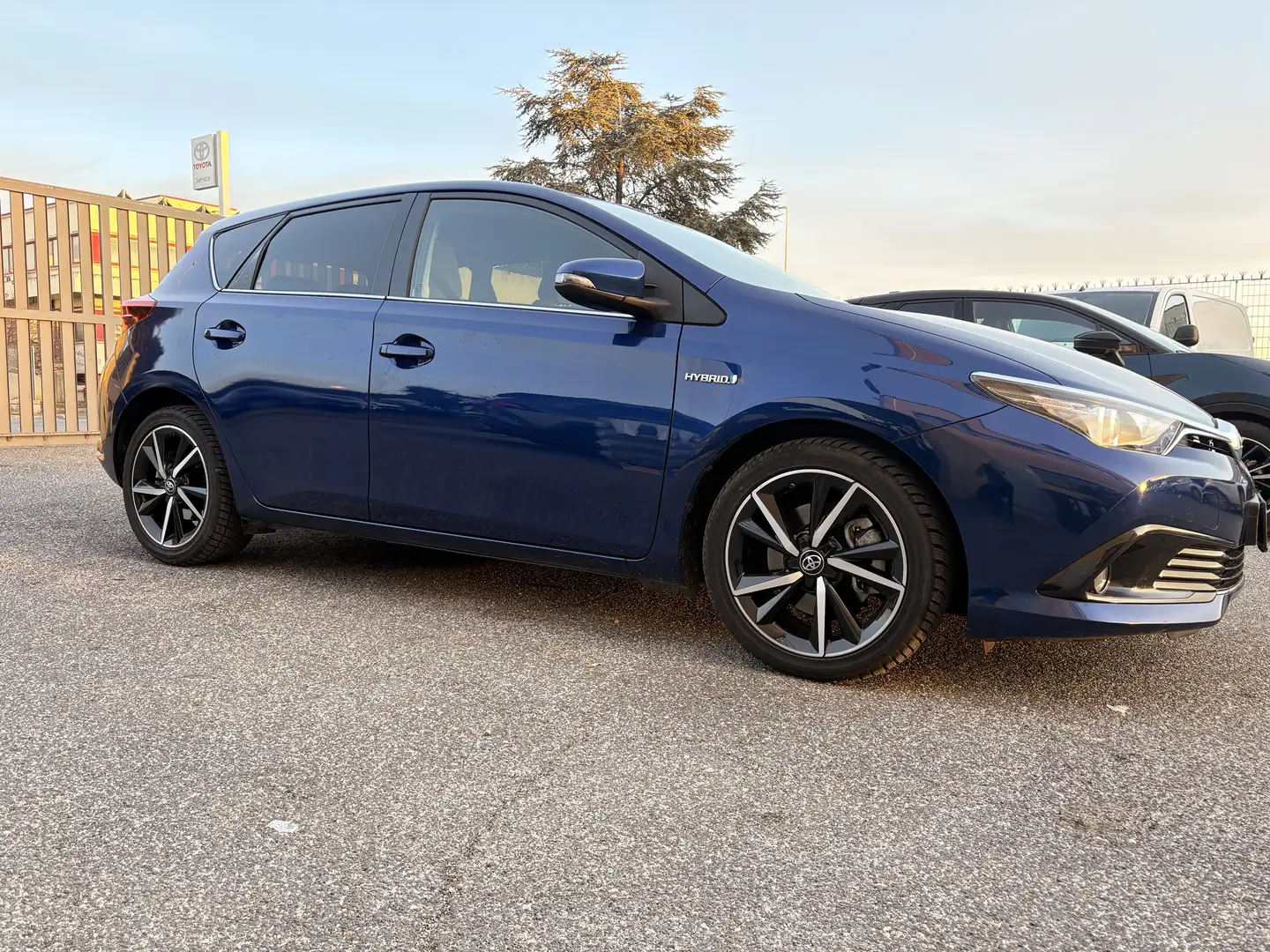 Toyota Auris 5p 1.8 - 2