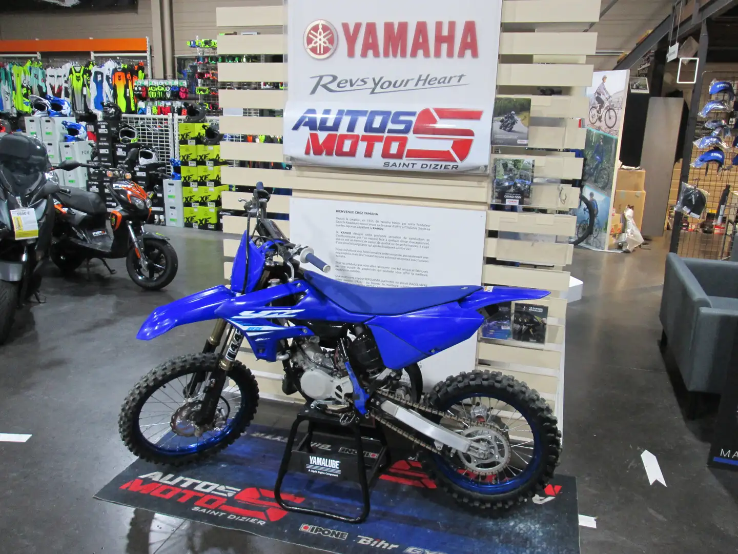 Yamaha Bleu - 2