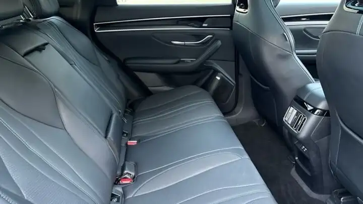 BYD Seal U DM-i COMFORT 2025, foto 9