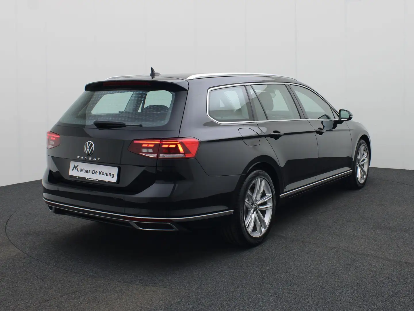 Volkswagen Passat Variant 1.5TSI/150PK Elegance DSG · Leder/Alcantara · Navi Schwarz - 2